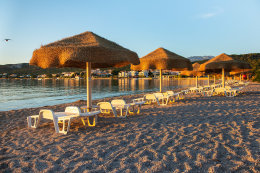 Stará Novalja - písečná pláž Planjka, ostrov Pag, Chorvatsko