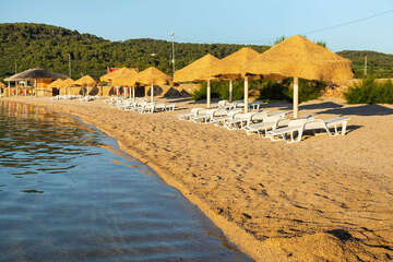 Stará Novalja - písečná pláž Planjka, ostrov Pag, Chorvatsko