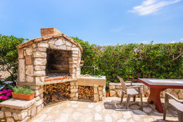 Apartmány Bepo - gril u domu, město Pag, ostrov Pag, Chorvatsko