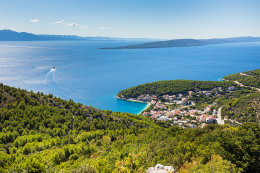 Gradina - vyhlídka na Drvenik Donja Vala, Makarská riviéra, Chorvatsko