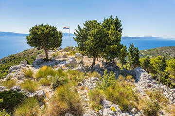Gradina - pohled od tvrze na vyhlídku, Makarská riviéra, Chorvatsko