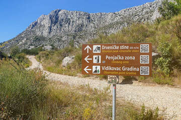 Gradina - informační ukazatele, Makarská riviéra, Chorvatsko