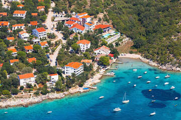 Potočnica - letecký pohled, ostrov Pag, Chorvatsko