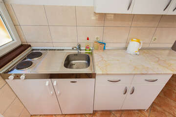 I-4B, apartmány Nikola, Gradac,Chorvatsko