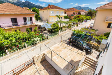 Apartmány Vanesa - parkoviště u domu, Orebić, poloostrov Pelješac, Chorvatsko