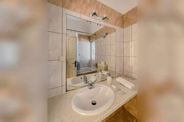 Apartmán typu VMB pro 3–4 osoby, s balkónem s výhledem na moře, Milna, ostrov Brač, Chorvatsko