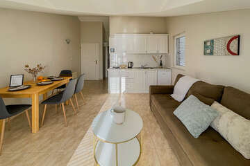 Apartmán typu VMB pro 3–4 osoby, s balkónem s výhledem na moře, Milna, ostrov Brač, Chorvatsko