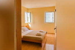 Apartmán typu VP pro 3–4 osoby, s výhledem do parku, Milna, ostrov Brač, Chorvatsko