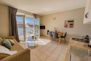 Apartmán typu VB pro 3–4 osoby, s výhledem na bazén, Milna, ostrov Brač, Chorvatsko