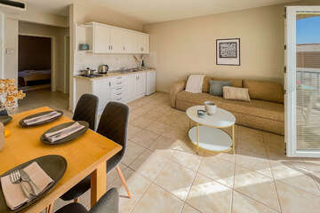 Apartmán typu VB pro 3–4 osoby, s výhledem na bazén, Milna, ostrov Brač, Chorvatsko