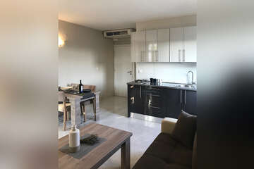 Apartmán typu BVB pro 3–4 osoby s bočním výhledem na bazén, Milna, ostrov Brač, Chorvatsko