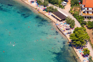Apartmány Naranča - letecký pohled na pláž, Sukošan, Zadarská riviéra, Chorvatsko