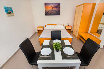 A1 - apartmány Antun, jižní zátoka ostrova Hvar, Chorvatsko