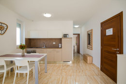 Apartmán typ "D (2+2)" pro 3–4 osoby, 1. poschodí