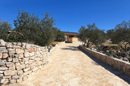 Robinzonský domek Bunja, 4,5 km od města Tkon, ostrov Pašman, Chorvatsko