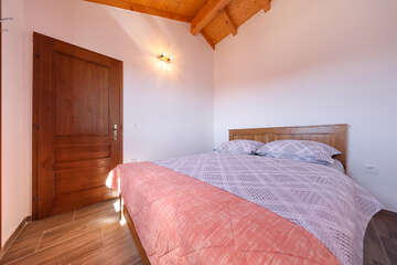 Robinzonský domek Bunja, Tkon, ostrov Pašman, Chorvatsko