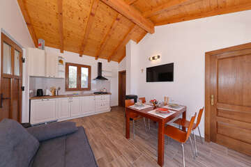 Robinzonský domek Bunja, Tkon, ostrov Pašman, Chorvatsko