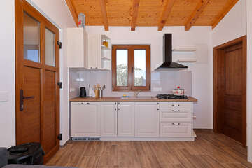 Robinzonský domek Bunja, Tkon, ostrov Pašman, Chorvatsko