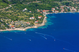 Kučište - letecký pohled, poloostrov Pelješac, Chorvatsko