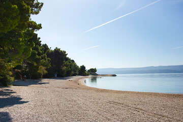 Hotel Brzet*** - oblázková pláž, Omiš, Chorvatsko
