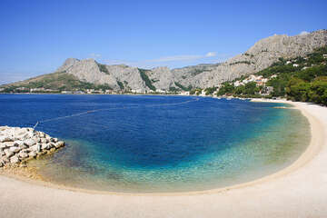 Hotel Brzet*** - oblázková pláž, Omiš, Chorvatsko