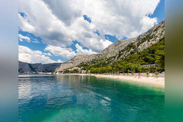 Hotel Brzet*** - oblázková pláž, Omiš, Chorvatsko