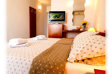 Hotel Brzet***: příklad dvoulůžkového pokoje<br />
- s polopenzí