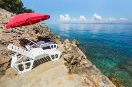 Apartmány Maslina - vlastní přístup apartmánu A1 k moři a plácek k ležení, Hvar, Chorvatsko