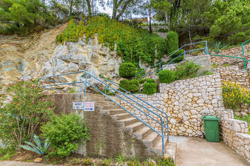 Apartmány Ivana - schody k pláži, Brela, Makarská riviéra, Chorvatsko