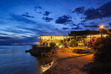 Mandre - večerní nálada na promenádě, ostrov Pag, Chorvatsko