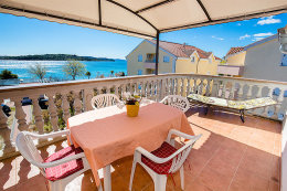 Apartmány Rita - výhled z terasy apartmánu A4, Vodice-Srima, Chorvatsko