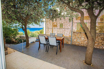 Apartmány Roza - výhled s terasy apartmánu A7 - horní budova, Mandre, ostrov Pag, Chorvatsko