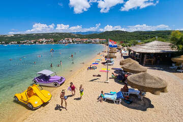 Stará Novalja - písečná pláž Planjka, ostrov Pag, Chorvatsko