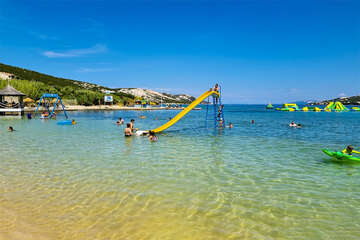 Stará Novalja - písečná pláž Planjka, ostrov Pag, Chorvatsko