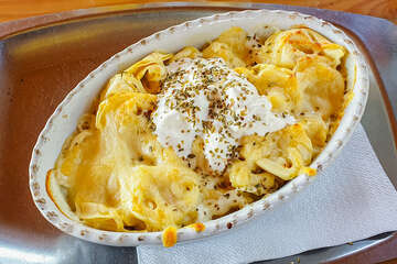 Živogošče - Blato - oběd v restauraci na promenádě, Makarská riviéra, Chorvatsko