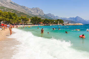 Živogošče Blato - oblázkové pláže, Makarská riviéra, Chorvatsko