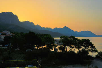 A2 - apartmány Živogošče 11 - pohled z terasy před svítáním, Živogošće - Blato, Makarská riviéra, Chorvatsko