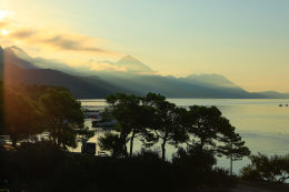 A6 - apartmány Živogošče 11 - pohled z terasy při svítání, Živogošće - Blato, Makarská riviéra, Chorvatsko