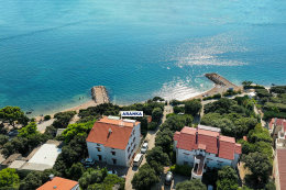 Apartmány Aranka - letecký pohled, Mandre, ostrov Pag, Chorvatsko