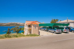 Apartmány Astor - parkoviště, Stará Novalja, ostrov Pag, Chorvatsko