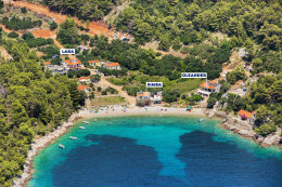 Jižní zátoky ostrova Hvar - letecký pohled, apartmány, Chorvatsko