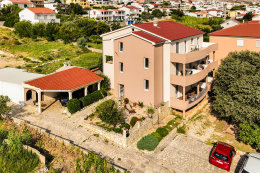 Penzion Pijesak - letecký pohled, Pag město, ostrov Pag, Chorvatsko