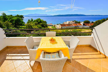 Apartmány Maćina - výhled z terasy apartmánu A21, Živogošće-Blato, Makarská riviéra, Chorvatsko