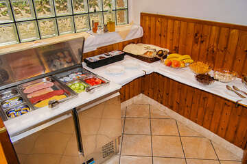 Penzion Magazin - snídaňový bufet, Tkon, ostrov Pašman, Chorvatsko