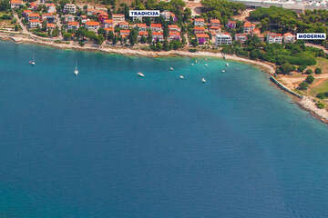 Apartmány Tradicija - letecký pohled na pláž 100 m od domu, Pula, Istrie, Chorvatsko