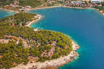 Apartmány Moderna - letecký pohled na členité pobřeží, Pula, Istrie, Chorvatsko