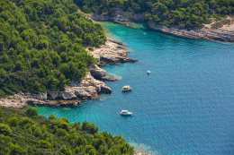 Pula - letecký pohled na Galebove stijene, Istrie, Chorvatsko