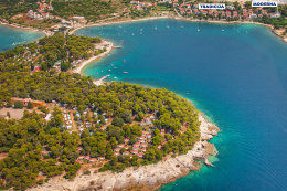 Pula - letecký pohled na členité pobřeží, Istrie, Chorvatsko