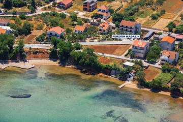 Tkon - letecký pohled, ostrov Pašman, Chorvatsk