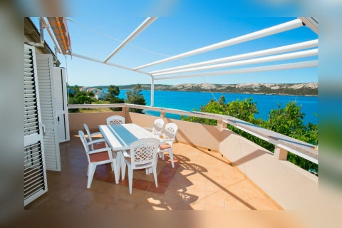 Apartmány Astor - výhled z terasy apartmánu A3, Stará Novalja, ostrov Pag, Chorvatsko